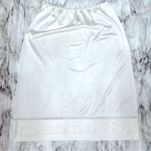 Lorraine Womens Sz Medium Tall White Slip Skirt Adjustable Hem Vintage Made USA